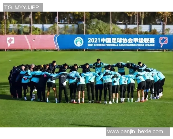 成都羽毛球队在杯赛积分榜上以61分稳居第一名展现强劲实力 成都羽毛球队在杯赛积分榜上以61分稳居第一名展现强劲实力