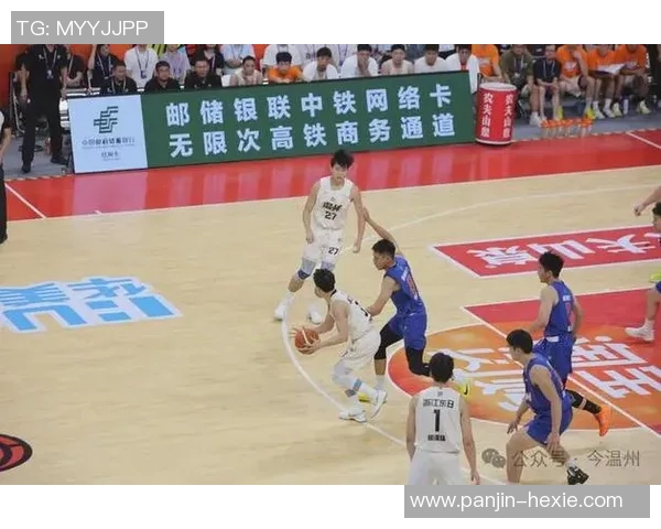 杭州篮球队的力量变革引发热议球迷热情与球队未来的碰撞与期待